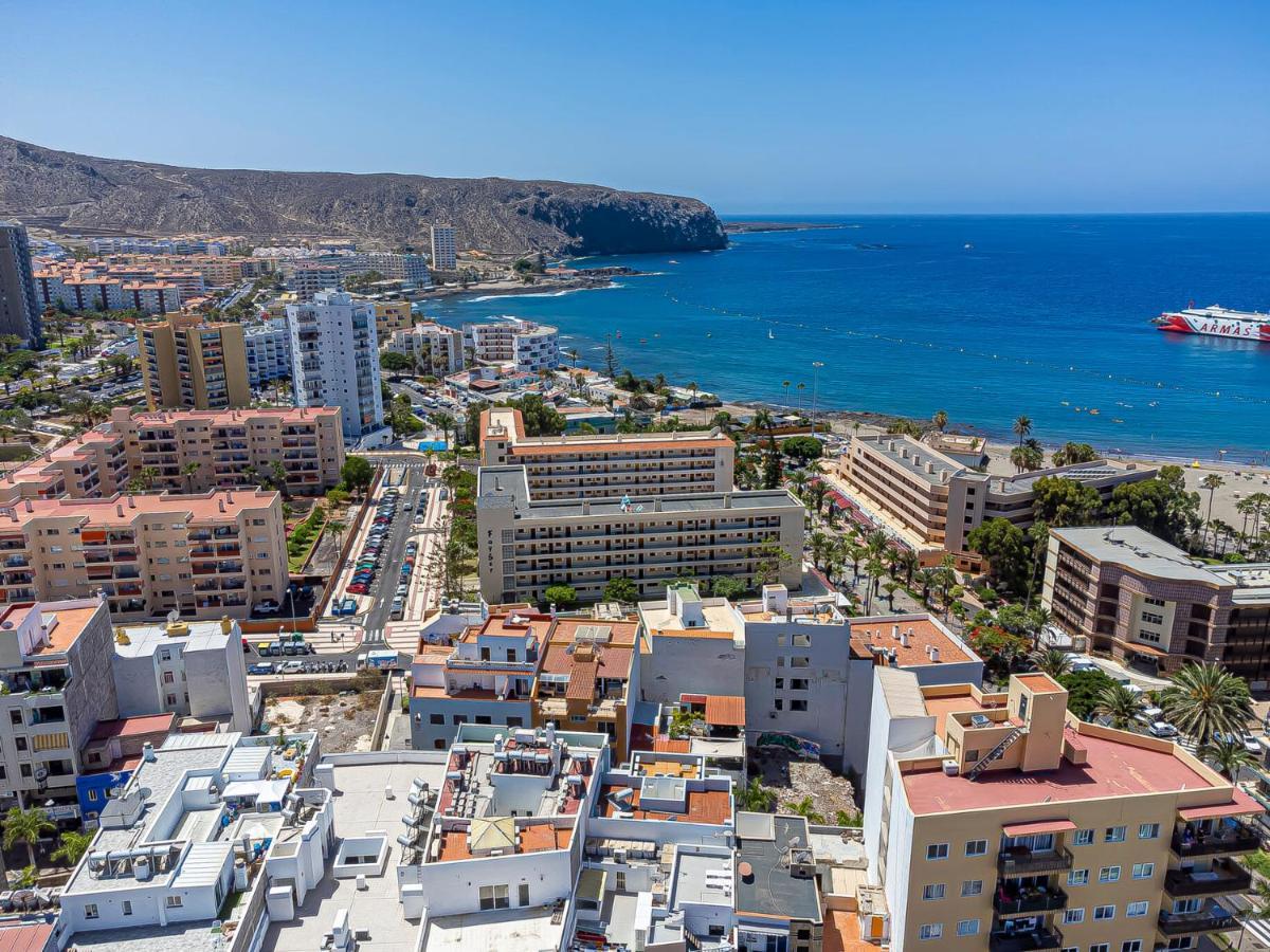 Luxury Holidays Suites, Playa De Los Cristianos لوس كريستيانوس المظهر الخارجي الصورة