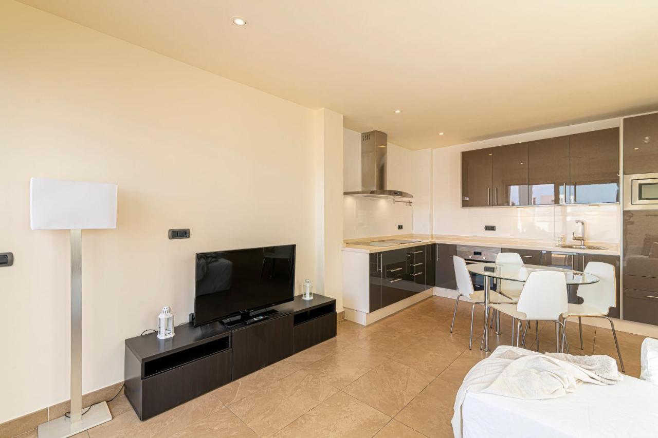 Luxury Holidays Suites, Playa De Los Cristianos لوس كريستيانوس المظهر الخارجي الصورة