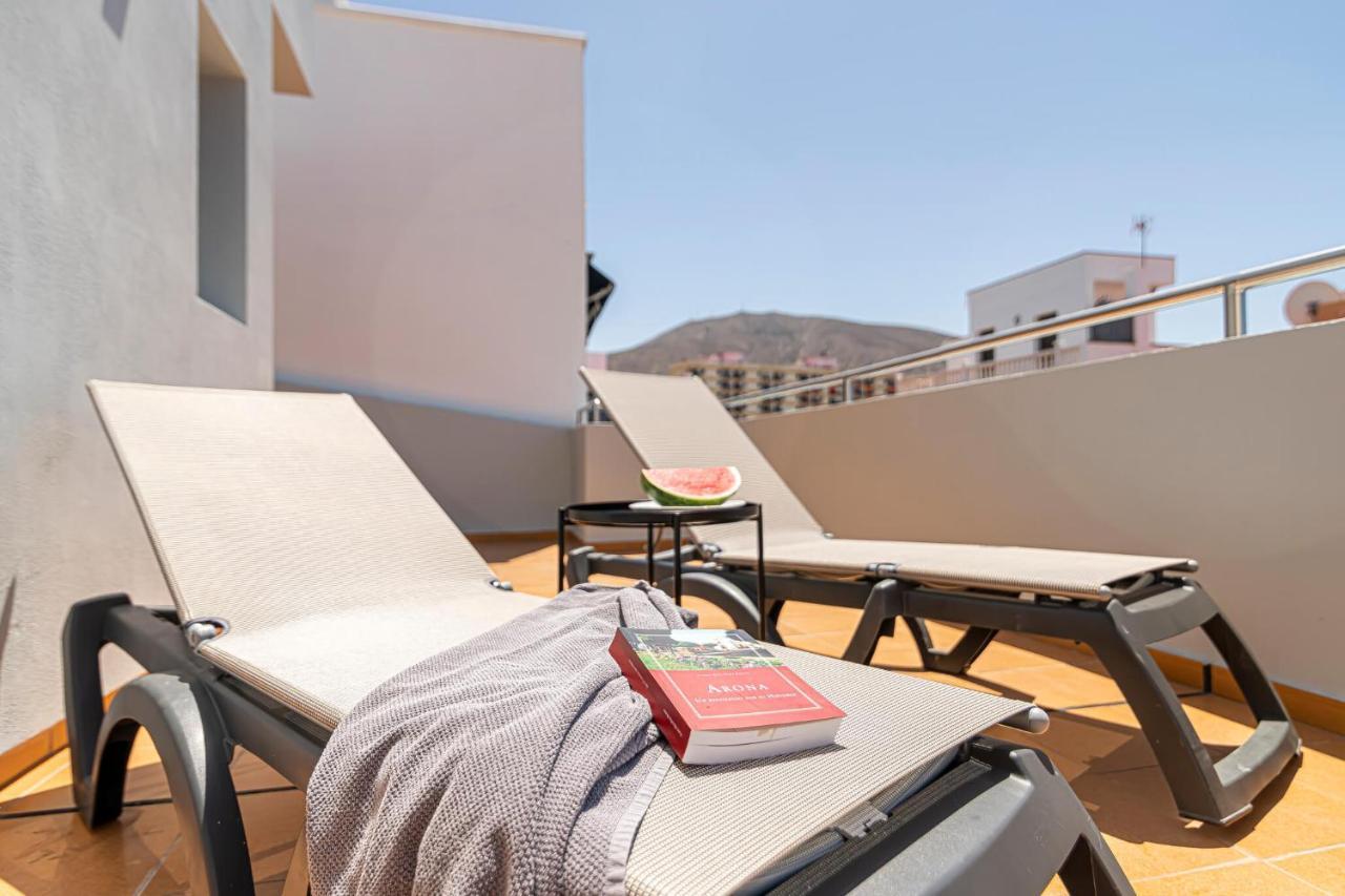 Luxury Holidays Suites, Playa De Los Cristianos لوس كريستيانوس المظهر الخارجي الصورة