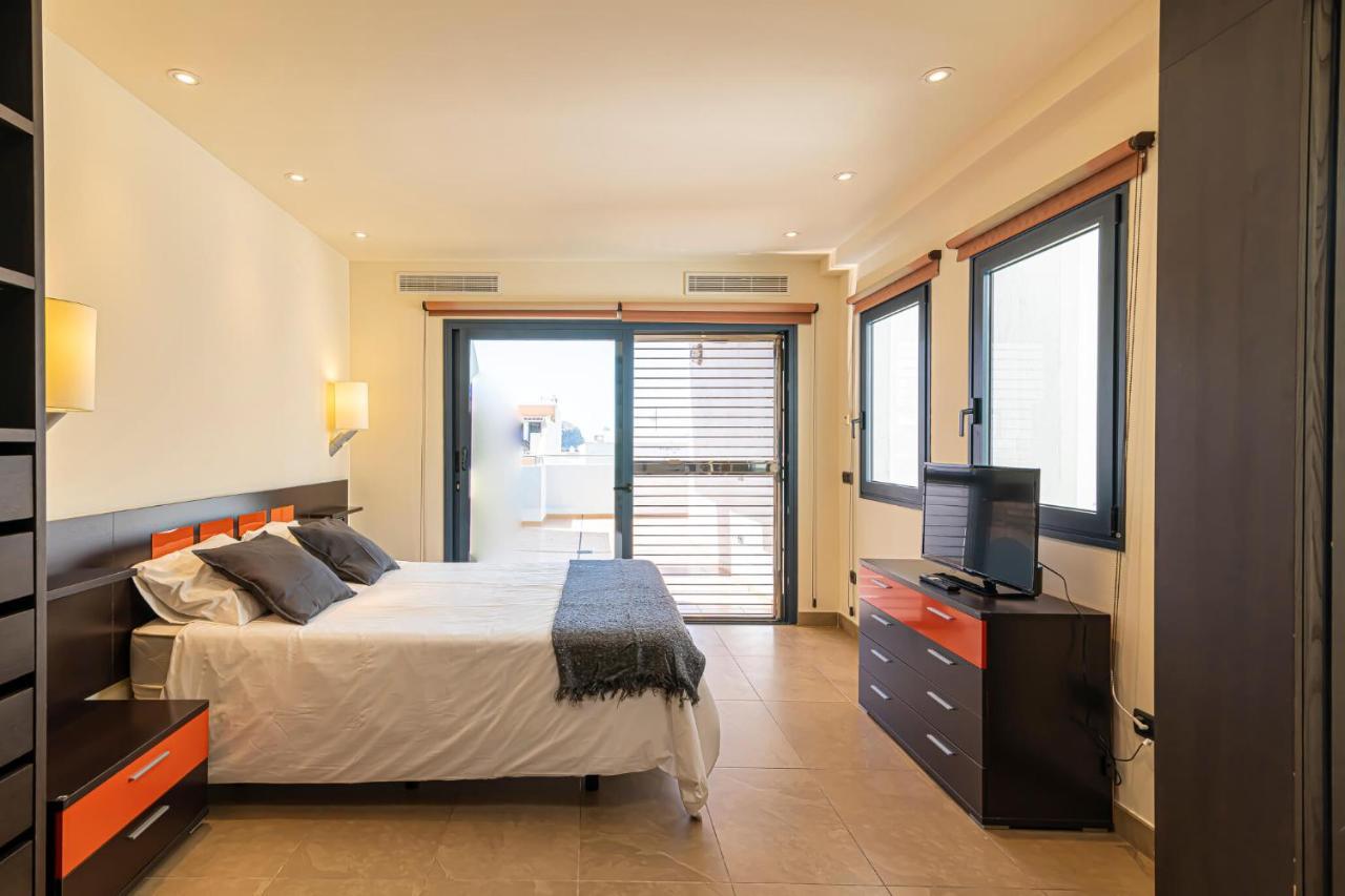 Luxury Holidays Suites, Playa De Los Cristianos لوس كريستيانوس المظهر الخارجي الصورة