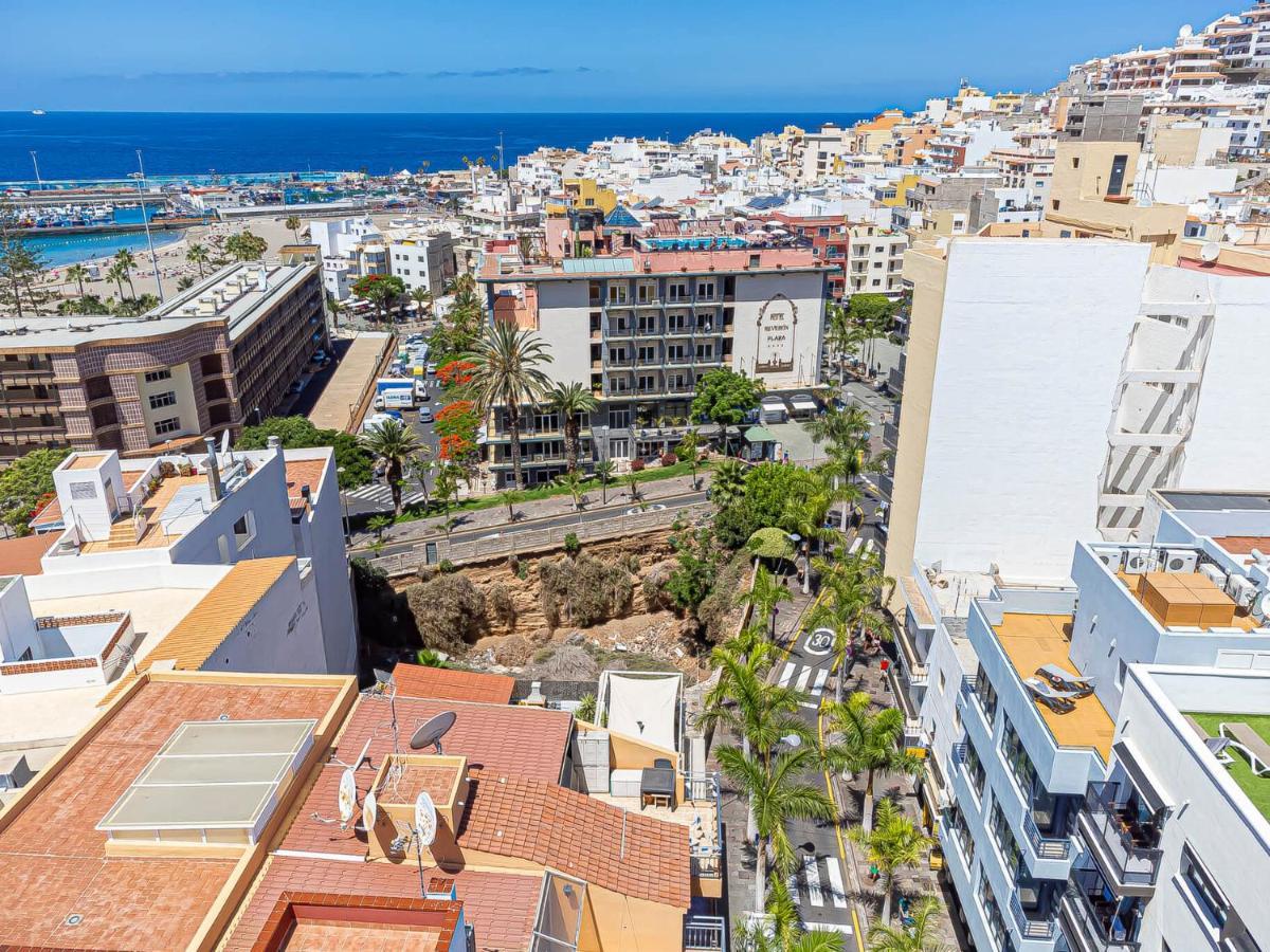Luxury Holidays Suites, Playa De Los Cristianos لوس كريستيانوس المظهر الخارجي الصورة