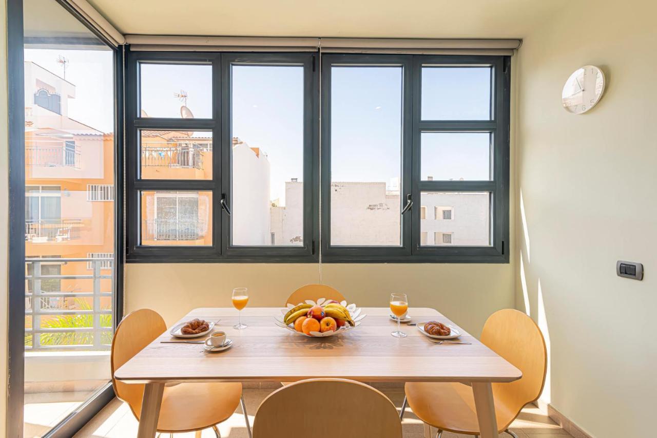 Luxury Holidays Suites, Playa De Los Cristianos لوس كريستيانوس المظهر الخارجي الصورة