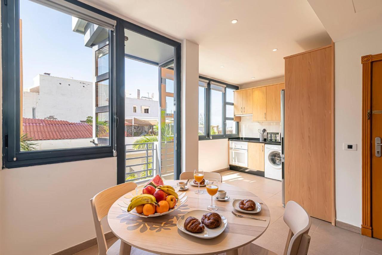 Luxury Holidays Suites, Playa De Los Cristianos لوس كريستيانوس المظهر الخارجي الصورة