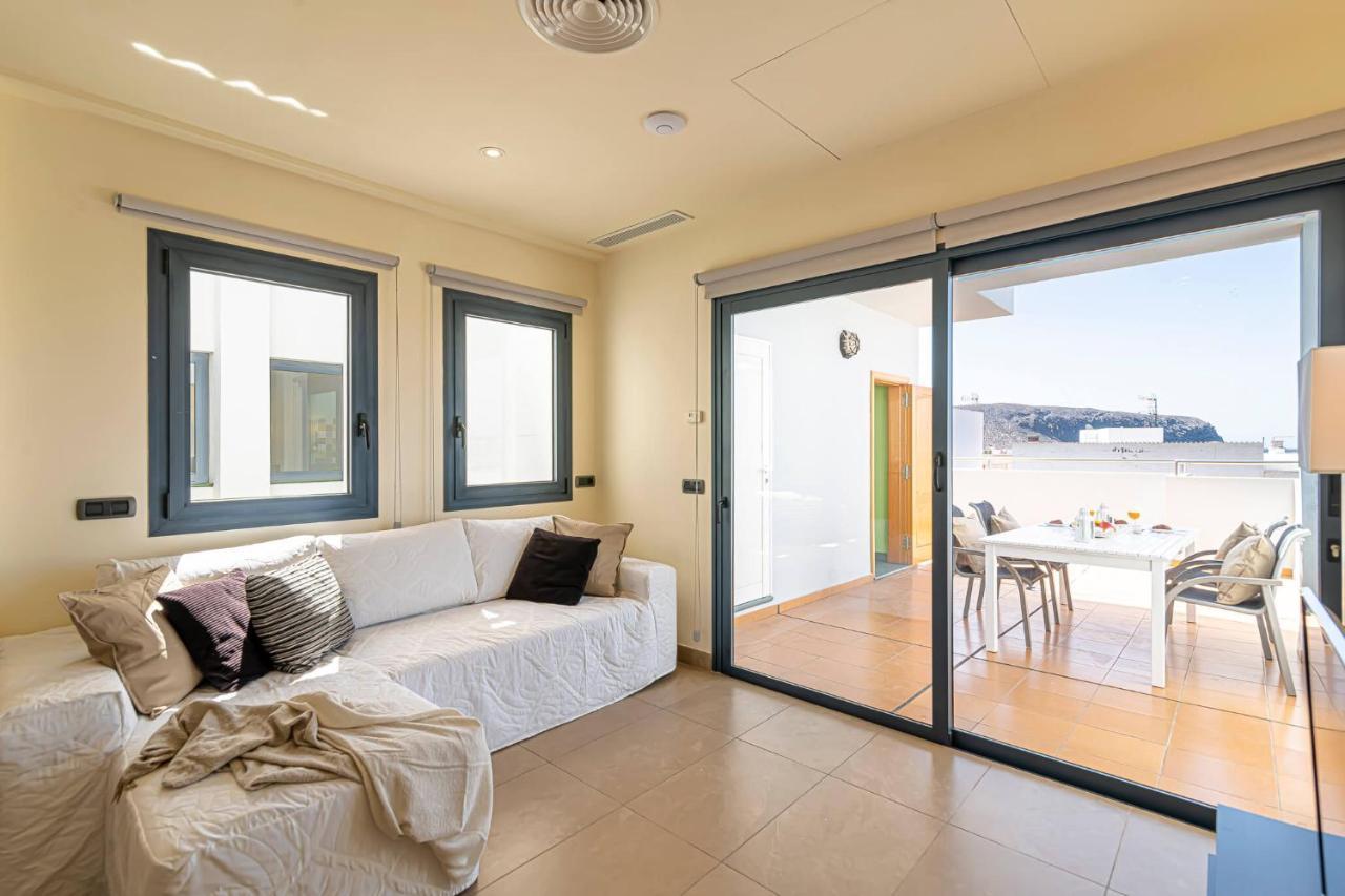 Luxury Holidays Suites, Playa De Los Cristianos لوس كريستيانوس المظهر الخارجي الصورة