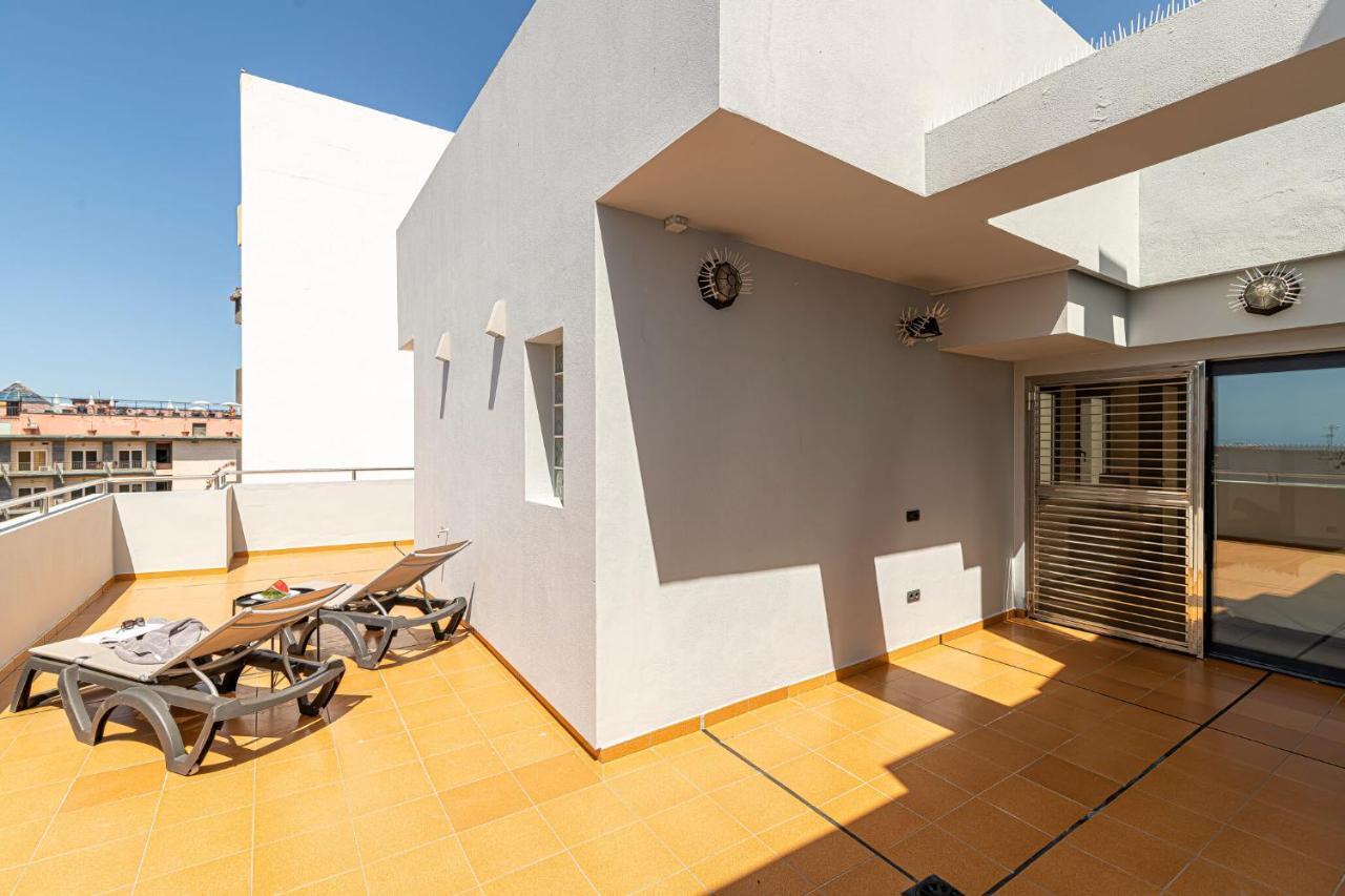 Luxury Holidays Suites, Playa De Los Cristianos لوس كريستيانوس المظهر الخارجي الصورة
