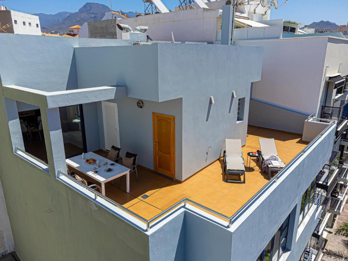 Luxury Holidays Suites, Playa De Los Cristianos لوس كريستيانوس المظهر الخارجي الصورة
