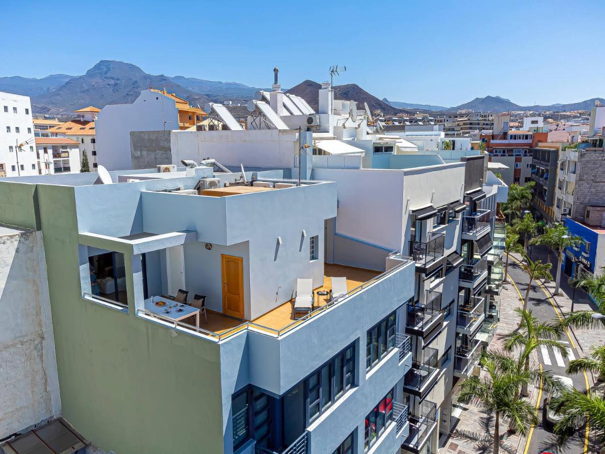 Luxury Holidays Suites, Playa De Los Cristianos لوس كريستيانوس المظهر الخارجي الصورة