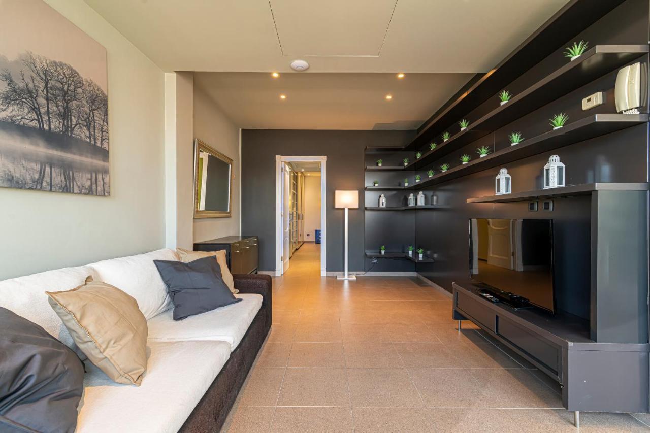 Luxury Holidays Suites, Playa De Los Cristianos لوس كريستيانوس المظهر الخارجي الصورة