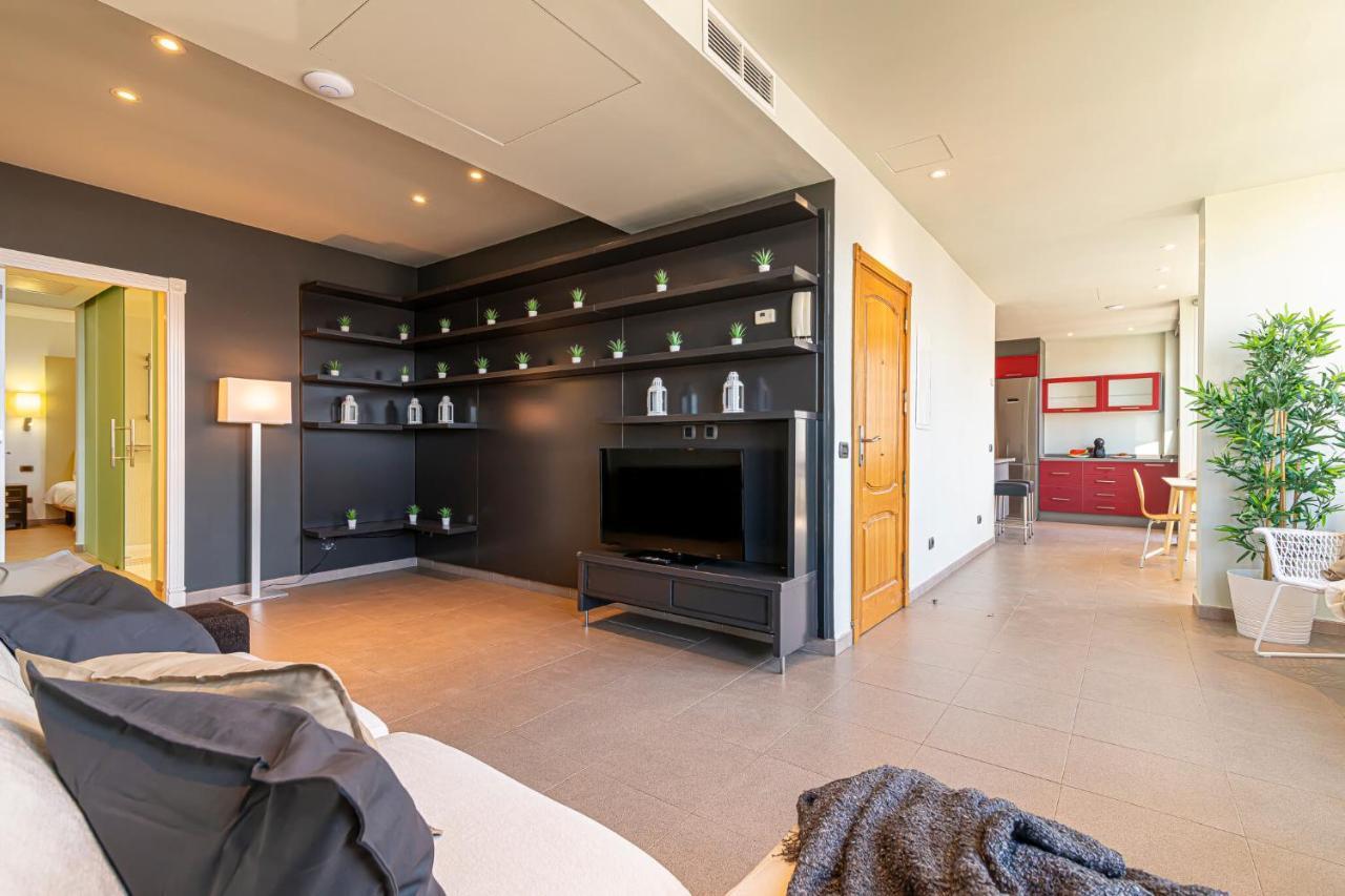 Luxury Holidays Suites, Playa De Los Cristianos لوس كريستيانوس المظهر الخارجي الصورة