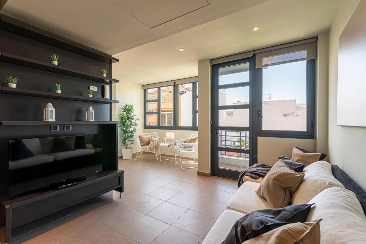 Luxury Holidays Suites, Playa De Los Cristianos لوس كريستيانوس المظهر الخارجي الصورة