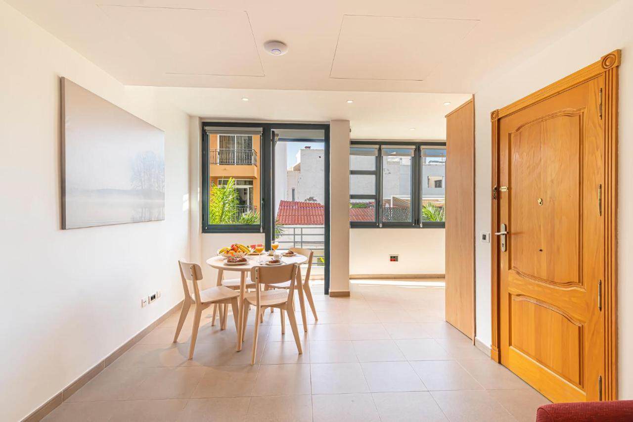 Luxury Holidays Suites, Playa De Los Cristianos لوس كريستيانوس المظهر الخارجي الصورة