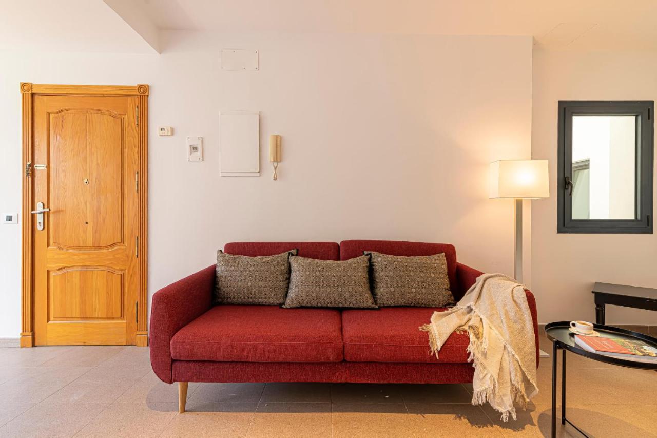 Luxury Holidays Suites, Playa De Los Cristianos لوس كريستيانوس المظهر الخارجي الصورة