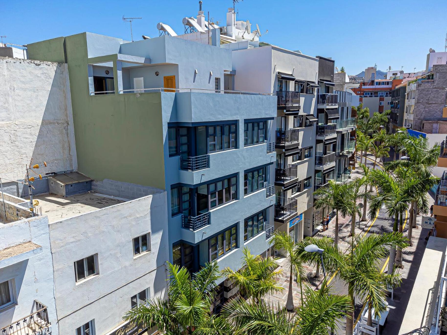 Luxury Holidays Suites, Playa De Los Cristianos لوس كريستيانوس المظهر الخارجي الصورة